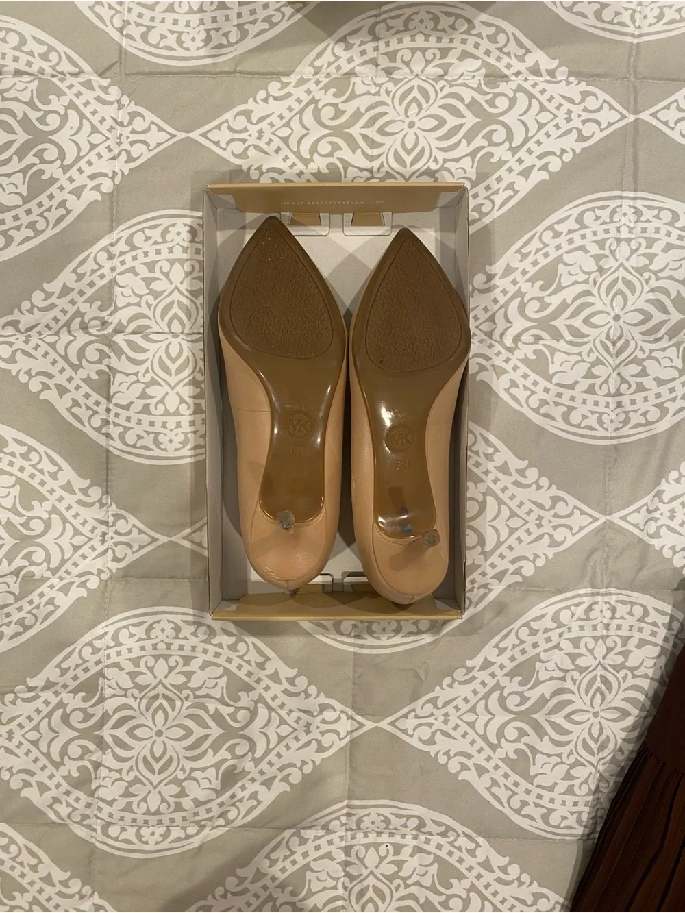 *Used* Michael Kors Kitten Heel Flex Pumps. Heavily Discounted